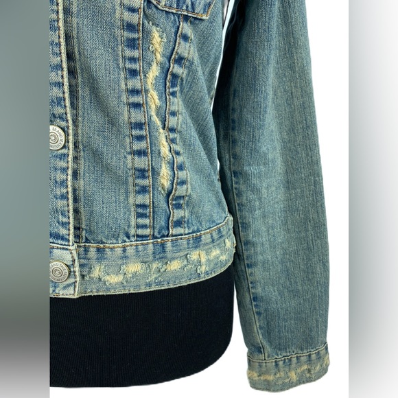SOLD 😁 True Religion Distressed Denim Jacket - Picture 10 of 12